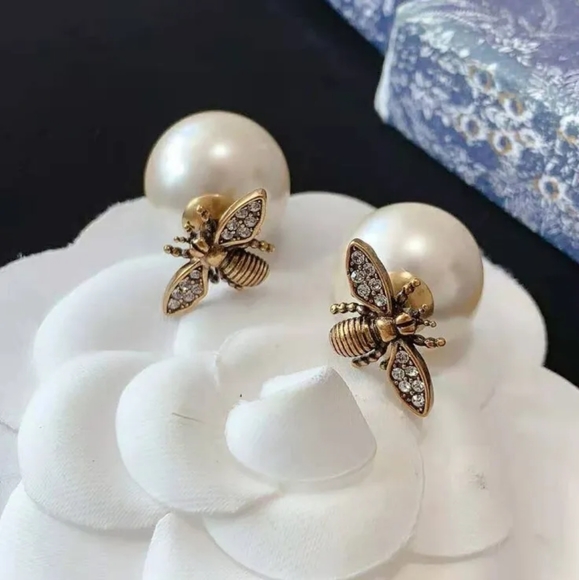 TRIBALES EARRINGS Antique Gold-Finish Metal with White Resin Pearls and a Bee - Picture 1 of 4